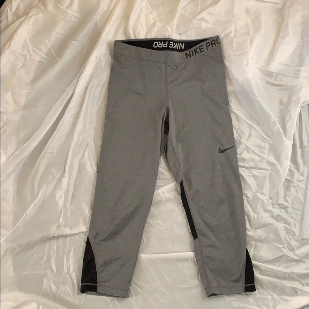Nike capri leggings